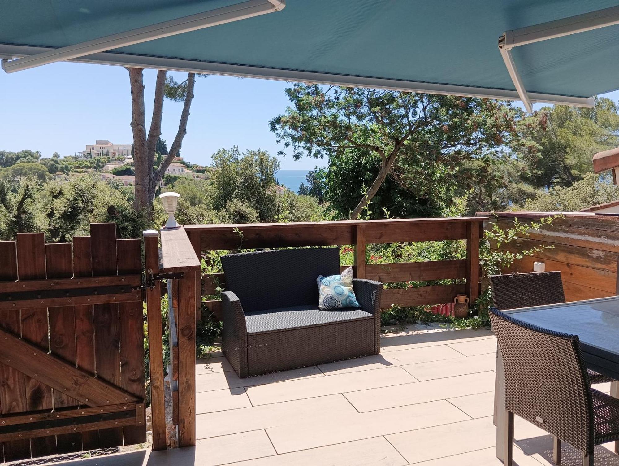 Petite Maison Au Calme - Piscine En Copropriete, Terrasse, Mer, Clim Валлорис Экстерьер фото